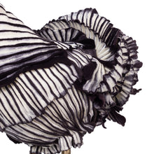 Load image into Gallery viewer, Little Maru