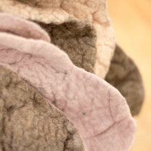 Load image into Gallery viewer, Little Raz