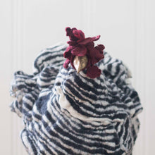 Load image into Gallery viewer, Little Aretha