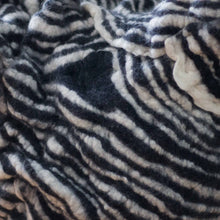 Load image into Gallery viewer, Little Aretha