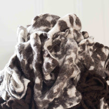 Load image into Gallery viewer, Simone