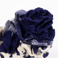 Load image into Gallery viewer, Little Stella