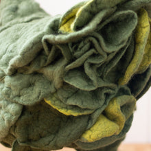 Load image into Gallery viewer, Little Yi