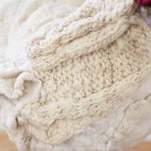 Load image into Gallery viewer, Little Cameo