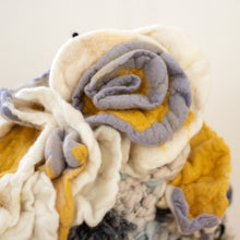 Load image into Gallery viewer, Little Zinnia