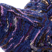 Load image into Gallery viewer, Little Hastata