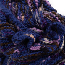 Load image into Gallery viewer, Little Hastata